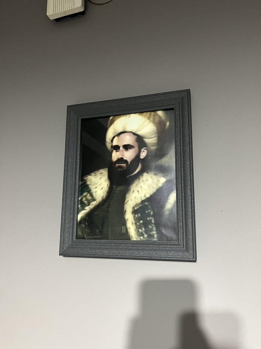 #WeAreWithYouRafa
Odamın baş köşesinde fotoğrafın doğruysa bu çıkan haberler bunu bize yapma Rafam