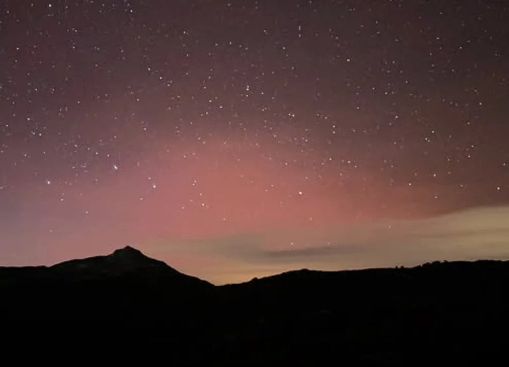 Ο αστροφωτογράφος Κωνσταντίνος Εμαννουηλίδης απαθανάτισε το σέλας βόρεια των Σερρων
Η Μαγνητικη Καταιγιδα που κτυπησε την Γη χθες το βραδυ εφτασε το Βορειο Σελας εως το γεωγραφικό πλάτος του Μαϊαμι και του Σακραμεντο στις ΗΠΑ
voria.gr/article/poliko…