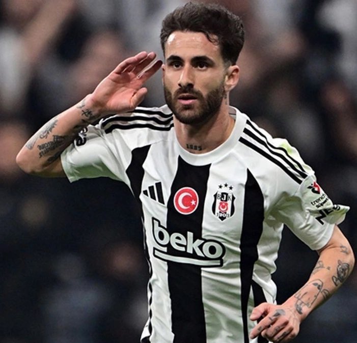 ozgurada07's tweet photo. #WeAreWithYouRafa Beşiktaş senin yuvan, hep yanındayız,mücadeleye devam 🦅🦅🦅 https://t.co/GsCcpVw9op