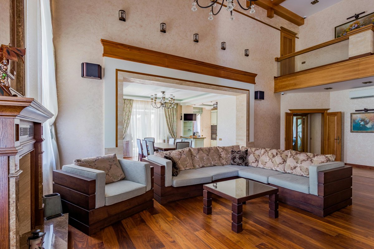 fuzzybeedecor1's tweet image. The oak woodwork makes its own statement for sure - but take a closer look at the treatment given to defining the space. Magnificent and elegant decor!! 🐝🐝

fuzzybeedecor.com

#interiors #interiordecor #homedecor #decor #mystyle #accentdecor #roomaccents #home