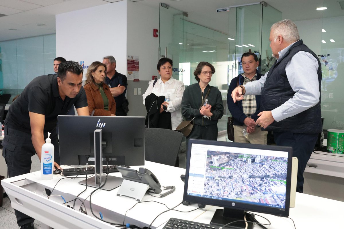 Con el propósito de fortalecer la coordinación institucional, este miércoles, la Dirección General de Seguridad Pública y Vialidad sostuvo una reunión con <a href="/ACHEcolonos/">La Herradura</a>, para fortalecer la presencia y continuar previniendo la comisión de delitos en este fraccionamiento.