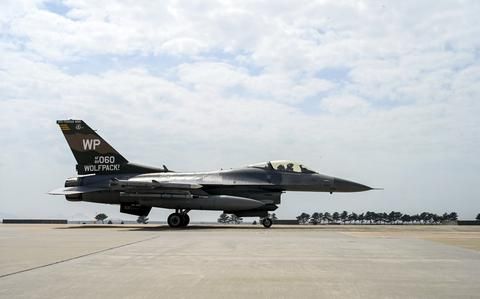 StripesPacific's tweet photo. Military and civilian flights across South Korea will be grounded for 35 minutes Thursday as students take the English listening portion of the nation’s high-stakes university entrance exam. #CSAT #collegeexam #korea #southkorea
https://t.co/v7KetYnkOI https://t.co/9s4CFUvDcH