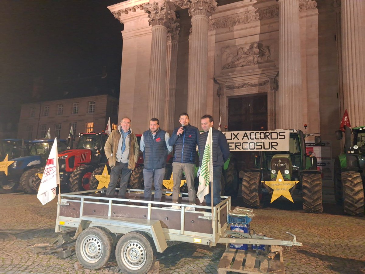 Plus de 300 agris <a href="/FNSEA76/">FNSEA76</a> <a href="/Jeunesagri76/">JeunesAgriculteurs76</a> <a href="/fnsea27/">FNSEA 27</a> <a href="/JA27Eure/">JA 27</a> mobilisés à Rouen pour défendre la production française. Non au #Mercosur non aux taxes sur les engrais <a href="/FNSEA/">La FNSEA</a>