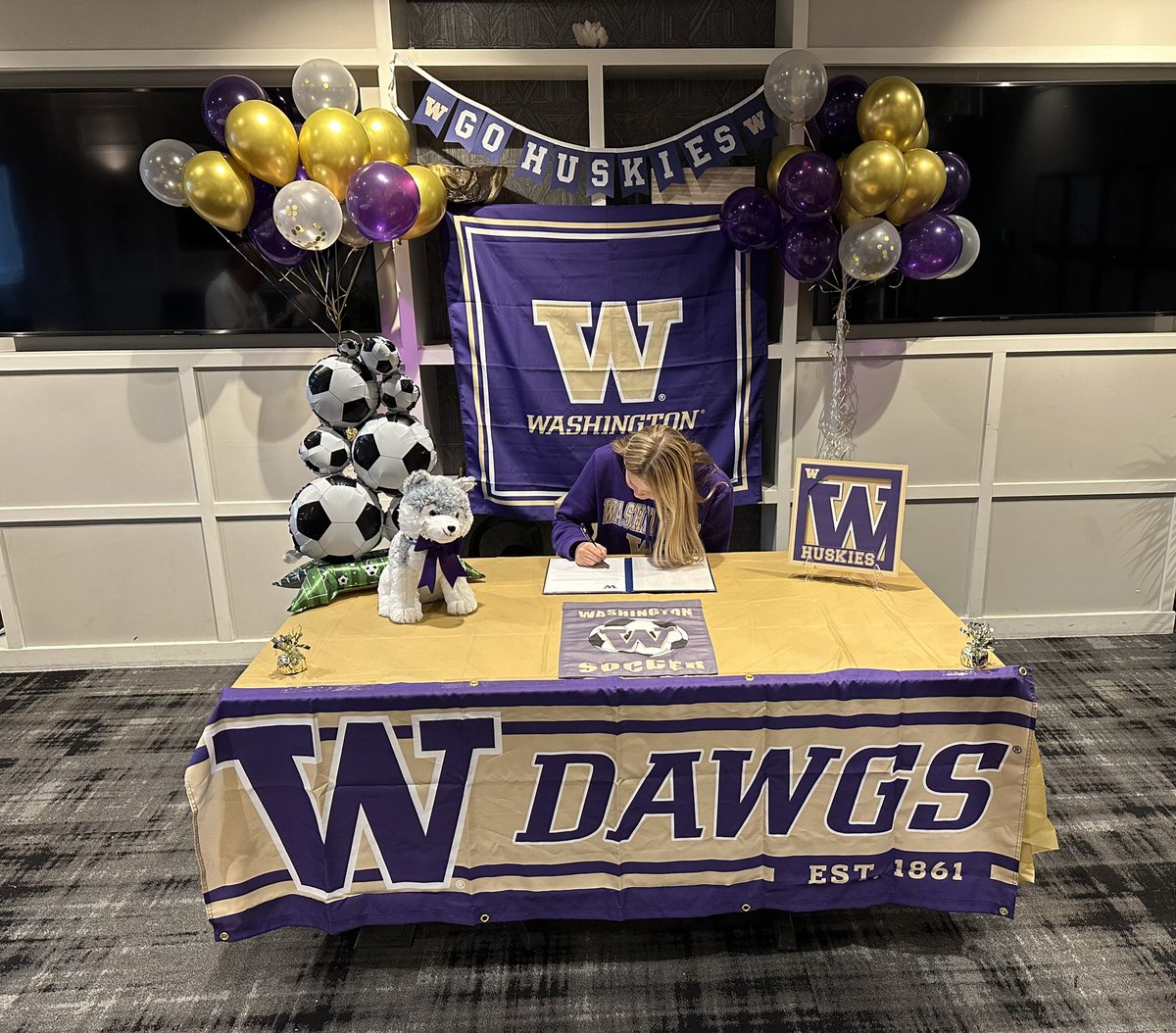 Rylie Hurst tweet media