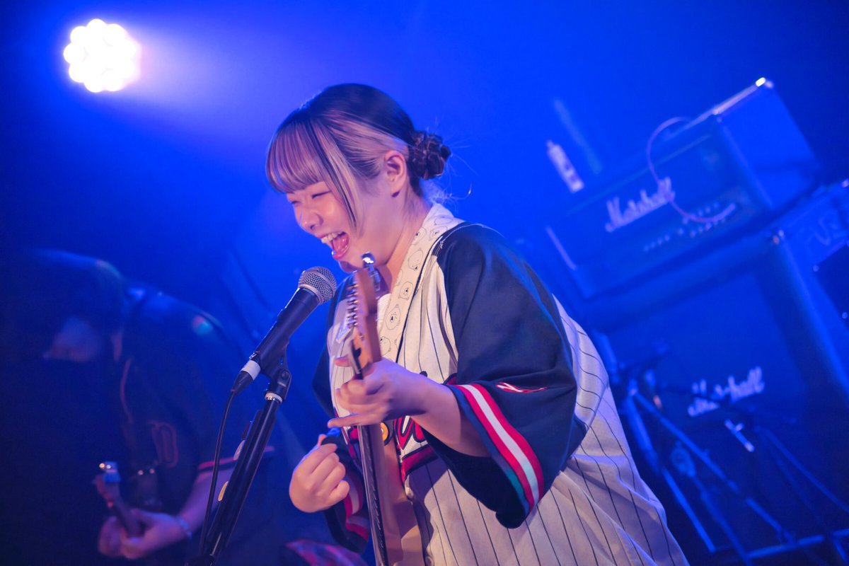 gkiw68's tweet image. 2025/11/12(水)
#ステレオドロシー
#三国ヶ丘FUZZ

みんな音大で楽器上手いしやっぱり曲がいい‼️ドロシーは2回目ですが曲は全部知ってるので、最前で拳上げてノリノリでした♪はたから見たら何度も来てる熱心なファンに見えたかも笑？いつの間にか何だか楽しくなってました♪😆
@stereo_dorothy