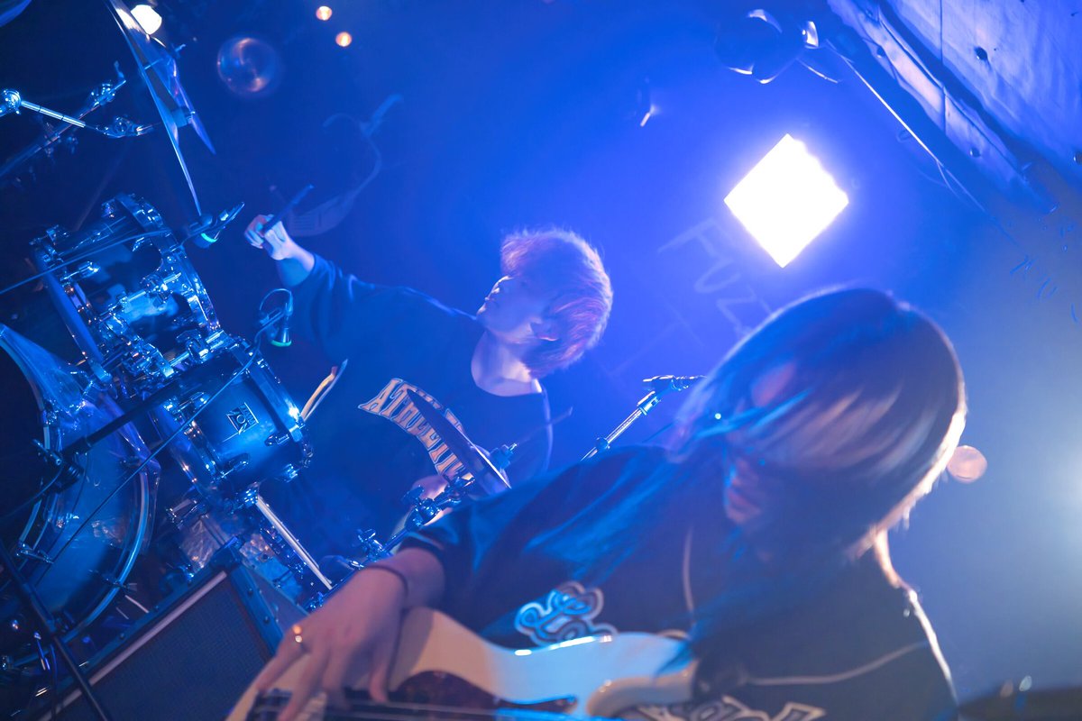 gkiw68's tweet image. 2025/11/12(水)
#ステレオドロシー
#三国ヶ丘FUZZ

みんな音大で楽器上手いしやっぱり曲がいい‼️ドロシーは2回目ですが曲は全部知ってるので、最前で拳上げてノリノリでした♪はたから見たら何度も来てる熱心なファンに見えたかも笑？いつの間にか何だか楽しくなってました♪😆
@stereo_dorothy