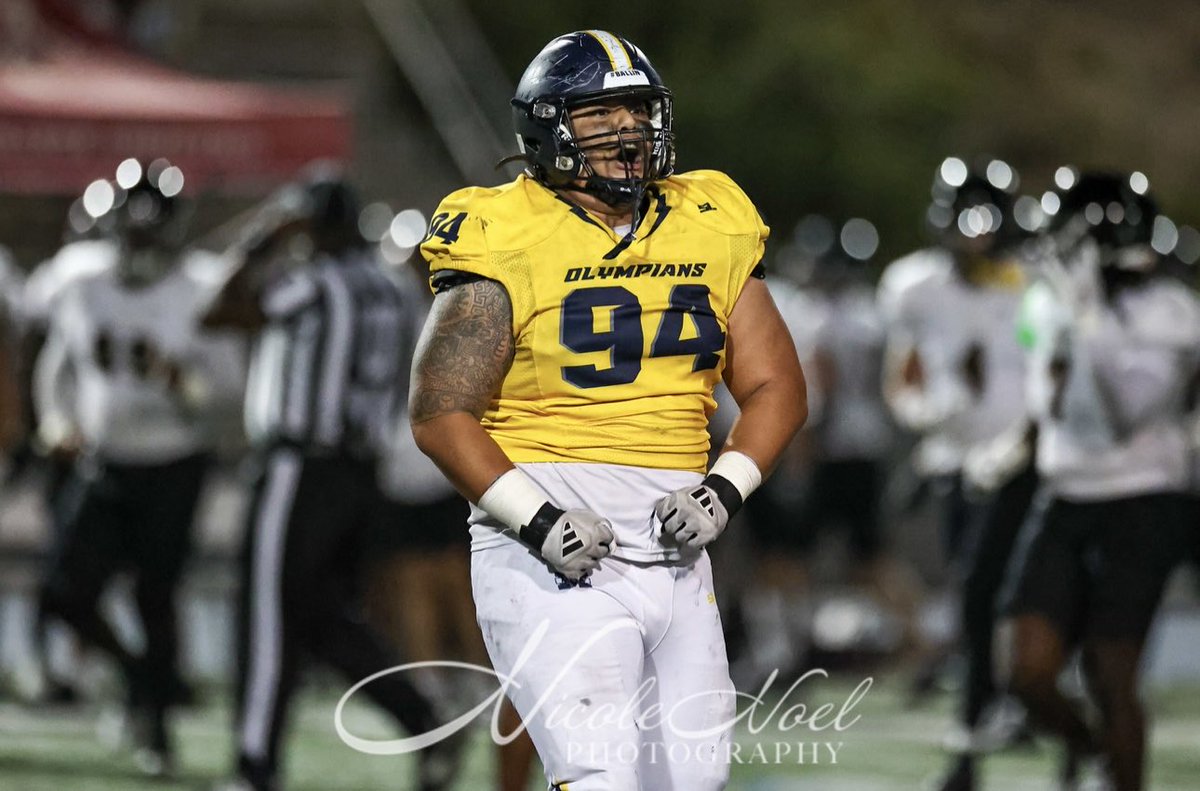 OsvaldoIvanAvi1's tweet photo. Ready to get back to work ASAP ‼️🙏🏽
December Grad 🔥 6’2 315 N/DT 
Ready to make an IMMEDIATE impact 🙏🏽🙏🏽

@SDmesafootball @CoachMarques_D3 https://t.co/S9E4i7KhKn