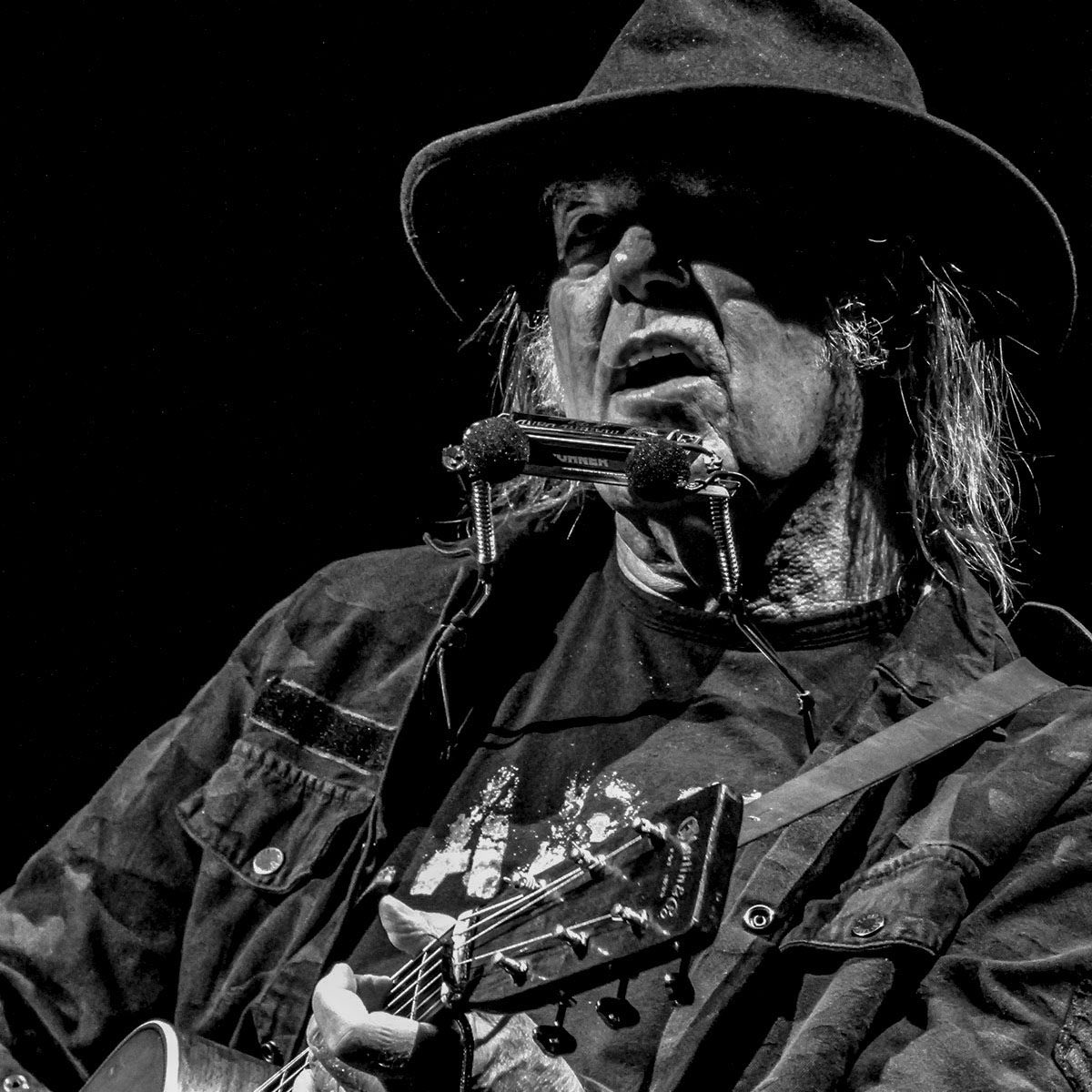 Eighty for #NeilYoung today Rust never sleeps #rock #guitar <a href="/Neilyoung/">Neil Young</a>