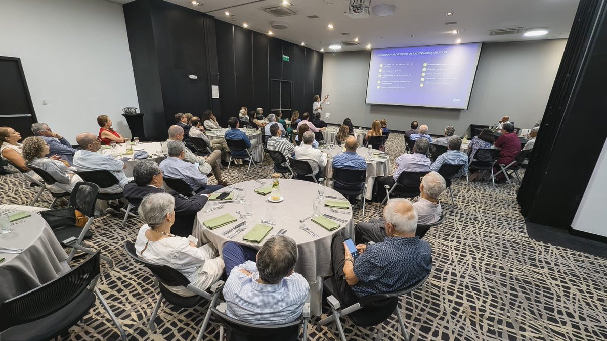 sergio_fajardo's tweet image. ¡Vamos a ponerle orden al sistema de salud!

Hoy nos reunimos con representantes de todos los sectores de la salud en Santander para compartirles cómo vamos a sacarlo adelante.