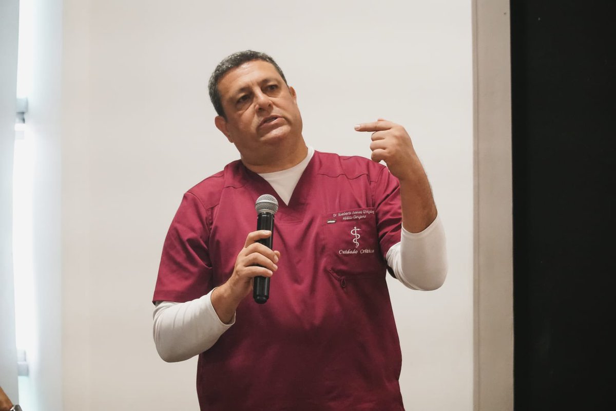 sergio_fajardo's tweet image. ¡Vamos a ponerle orden al sistema de salud!

Hoy nos reunimos con representantes de todos los sectores de la salud en Santander para compartirles cómo vamos a sacarlo adelante.