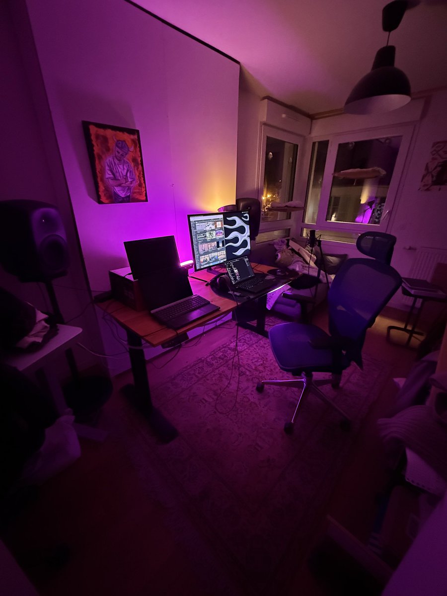 Samplifire's tweet image. quote retweet with a pic of your studio lets see who got the best vibe in here