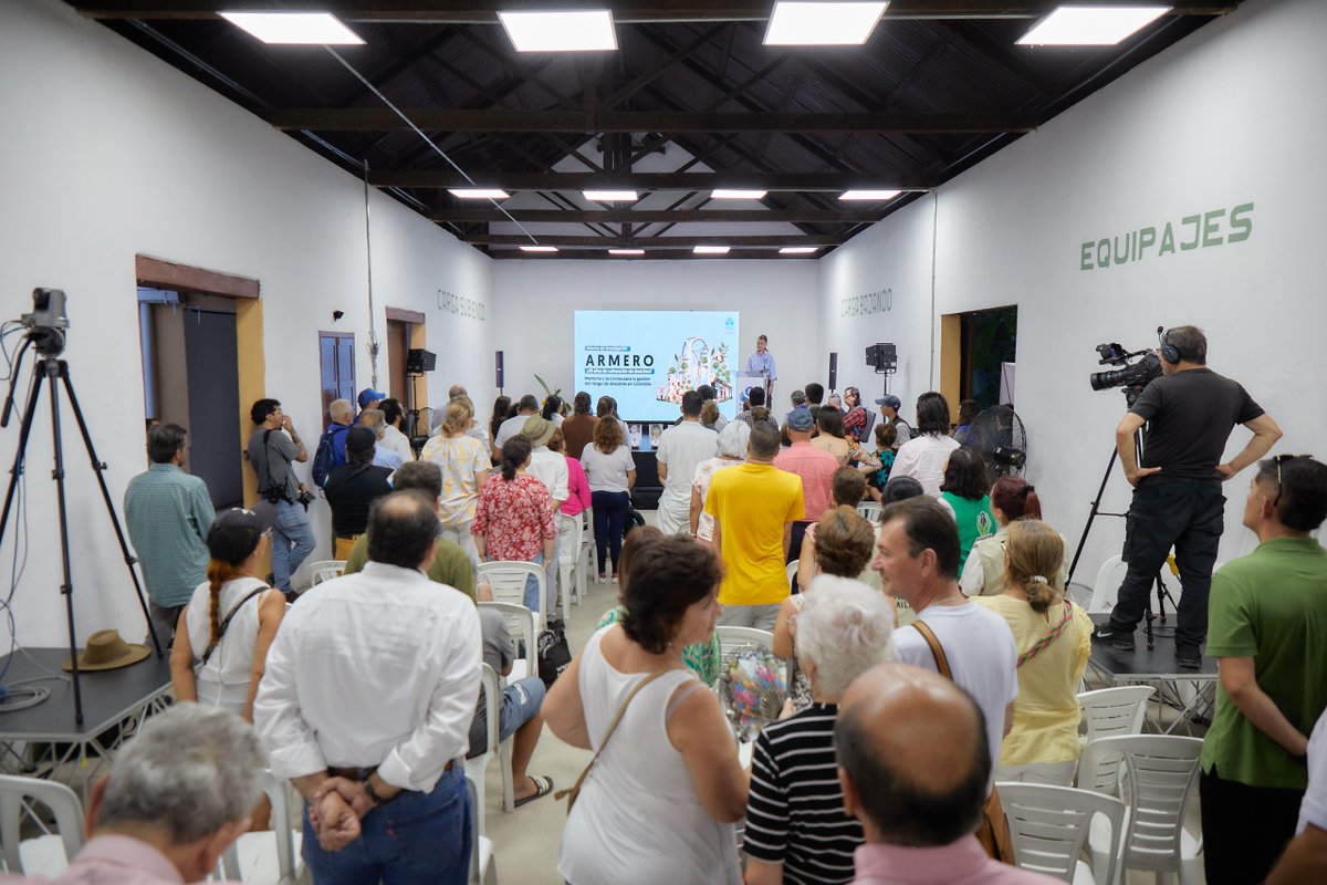 DefensoriaCol's tweet photo. Desde la Antigua Estación del Tren, en Honda (Tolima), la Defensora del Pueblo, @MarnIris, presenta el informe de investigación “Armero: ¿40 años de vulneración de derechos? Memoria y lecciones para la gestión de los riesgos de desastres en Colombia”.

Con la intervención de Paula Gaviria, Relatora Especial sobre los derechos humanos de los desplazados internos, @UNHumanRights.

📺 Siga la transmisión en vivo aquí 👉 https://t.co/ELaSyP9qq7