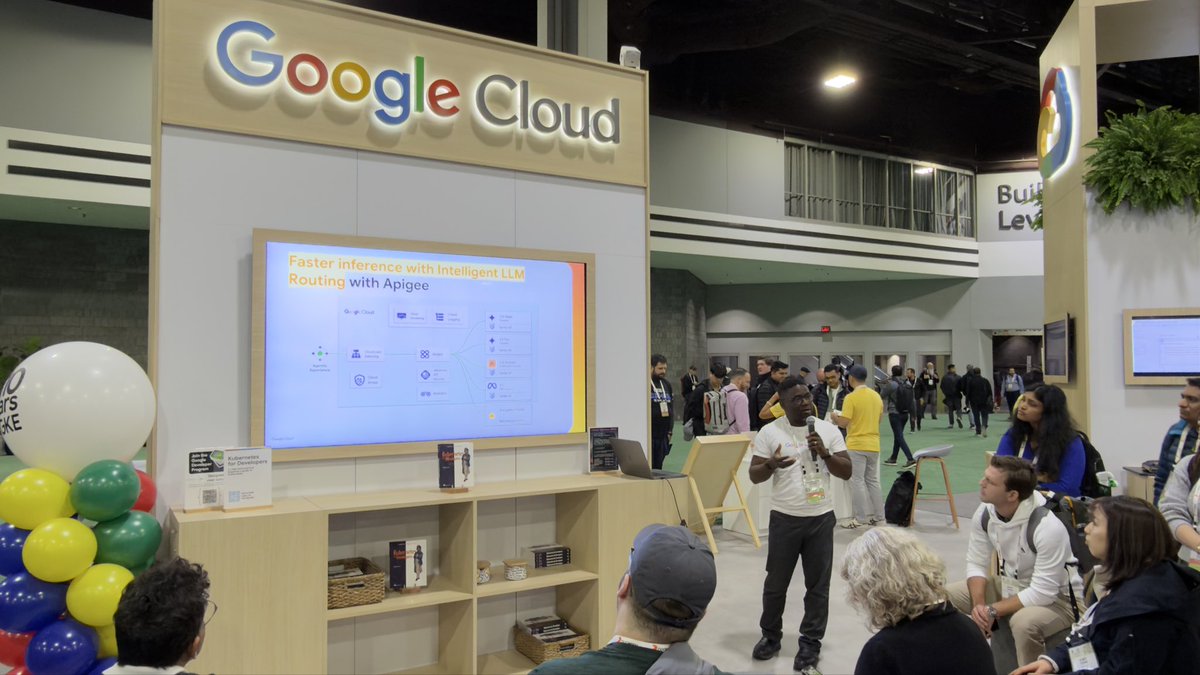 Anmol Krishan Sachdeva 🎤🗣 | #KubeCon #EuroPython tweet media