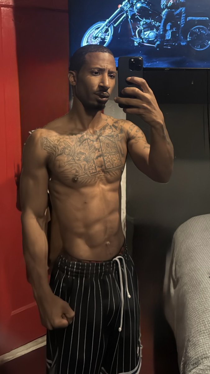 KingpinDee's tweet photo. Quiet glow, loud results.  #Discipline #gymmotivation  #LevelUp https://t.co/GBcvHDz3bZ