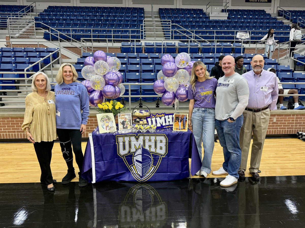 Mansfield_Vball's tweet photo. Today was National Signing Day for three of our Mansfield Tigers - to say we are proud is an understatement!! #alwaysatiger #shesasenior #theyregettingsomegoodones https://t.co/aJ1yGa8BBm