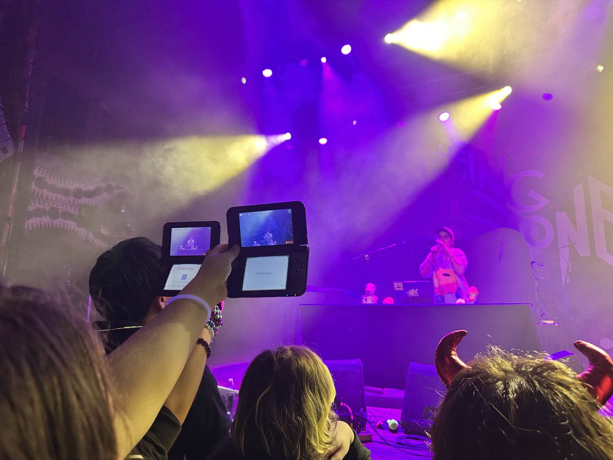 What an unreal evening.... TYSM to living tombstone for having me &amp; thank you Chicago for being such a great crowd!!! (pic from <a href="/acoolbro1/">Jimmybeepbeeplettuce</a> )