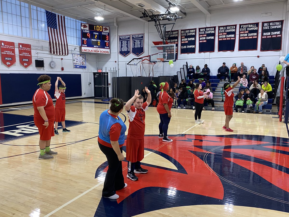 Lincoln Athletics tweet media