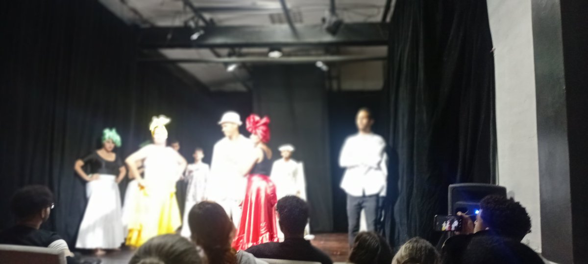 DarlenisUG's tweet image. Continua la XX edición del Festival de Teatro "Rafael Nadal" en el municipio #LasTunas Grupo de teatro y danza La Voz del silencio, #Ansoc