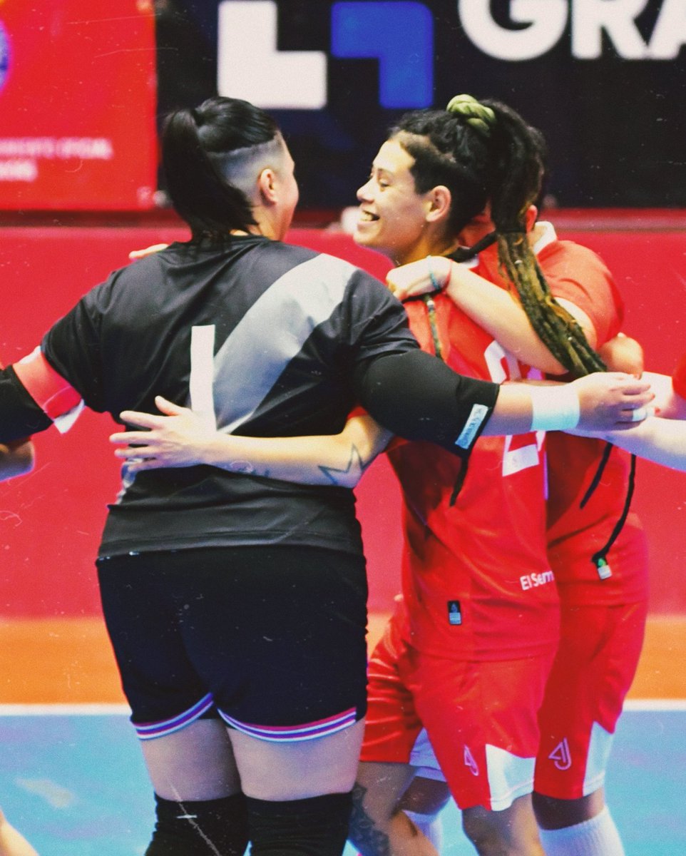 FutsalFemAAAJ's tweet image. #AAAJ 🏆 Finde clave en la copa

#ElSemilleroDelMundo 🌎 tiene un duelo más que importante en la lucha por la Copa de La Liga @LAAMBAOK.

👉 Las Bichas buscan igualar la a Pampero en la cima de la tabla y por la 7° fecha se enfrentarán con el otro escolta, El Trébol de Haedo. 🐞