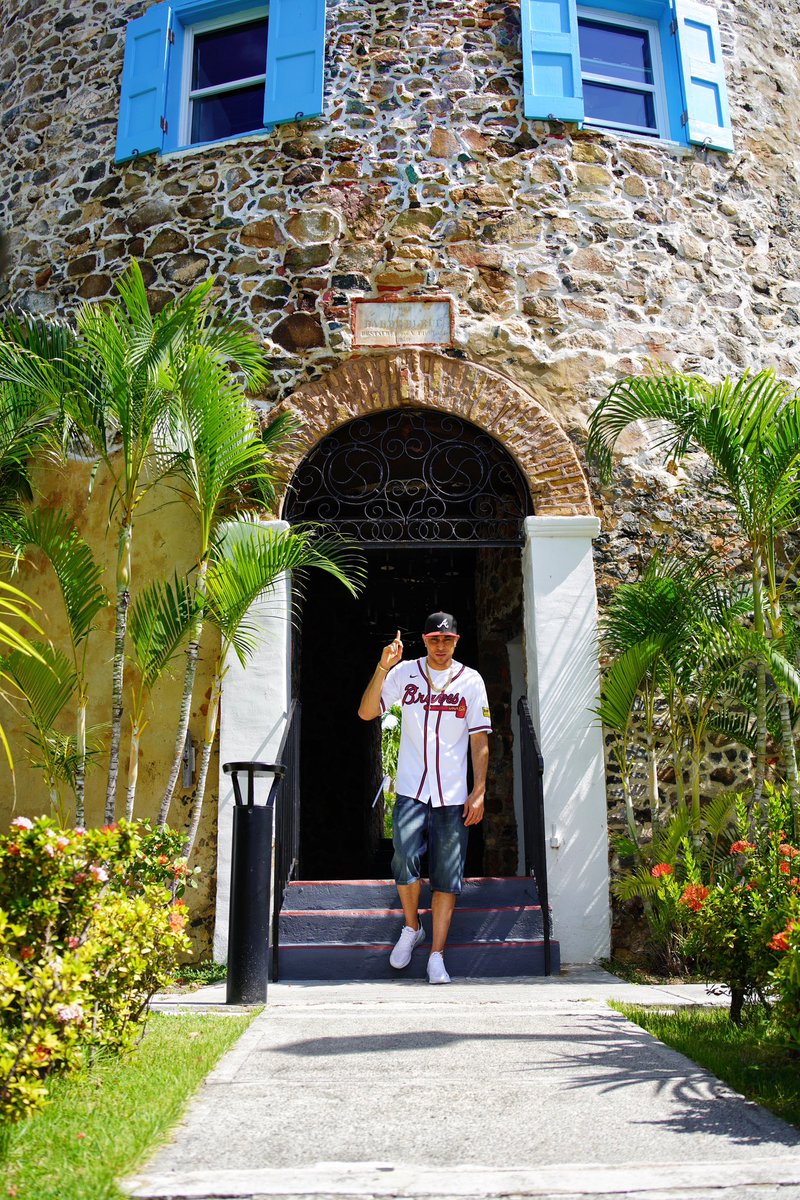 JAHLIONSOUND's tweet photo. 🇻🇮 #StThomas #VirginIslands | One of the most beautiful islands in the Caribbean!! | Couple 📸 before da 🌍 🚀 https://t.co/vsZa5IsvWR