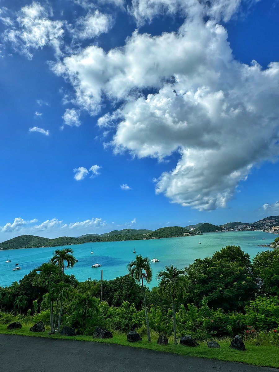 JAHLIONSOUND's tweet photo. 🇻🇮 #StThomas #VirginIslands | One of the most beautiful islands in the Caribbean!! | Couple 📸 before da 🌍 🚀 https://t.co/vsZa5IsvWR