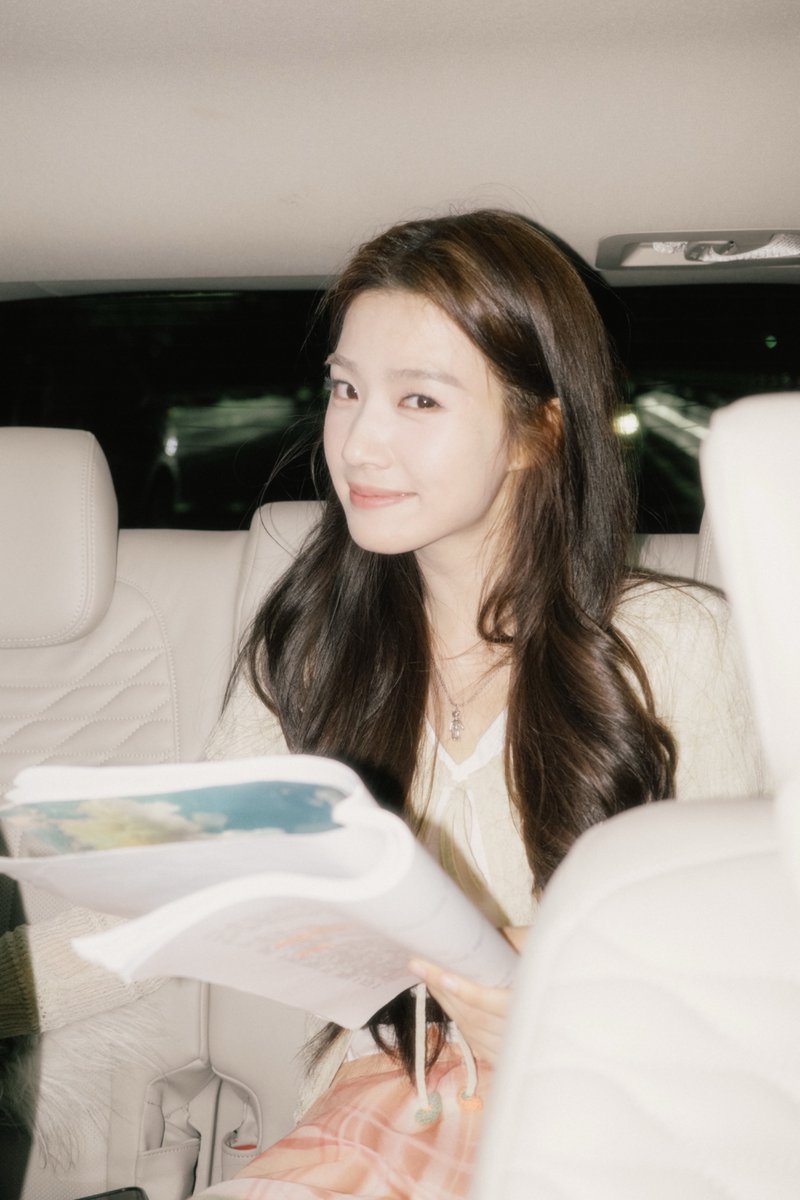 dramapotatoe's tweet image. #LuYuxiao shares snaps as she wraps filming for #WhenIMeettheMoon

More - weibo.com/5503575607/523…