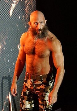 KazumaKyiryu's tweet image. I wonder why WWE isn’t popular anymore