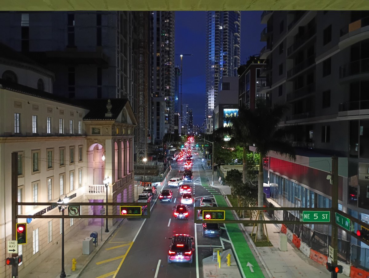 CompletedStreet's tweet image. Downtown Miami is becoming surprisingly urban.