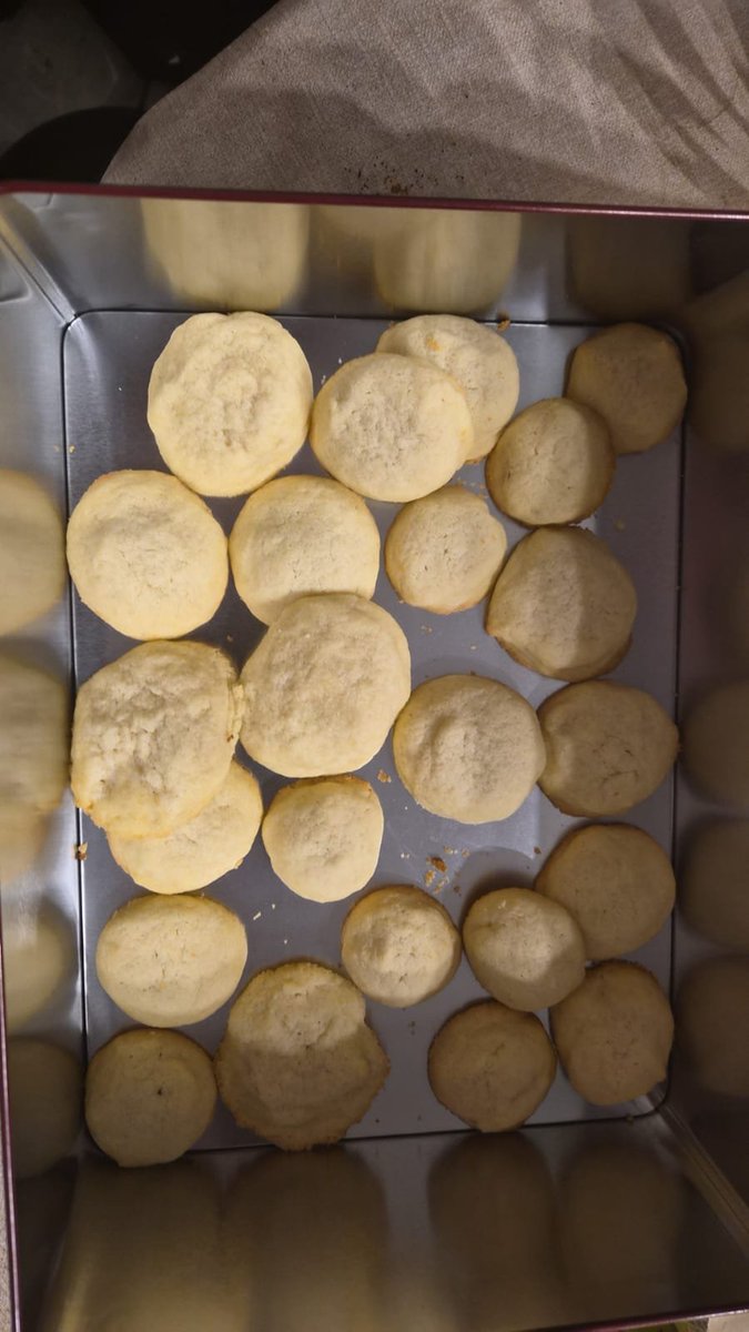 Ich mach den offiziellen startschuss für weihnachtskekse!

AUF GEHTS!!!!