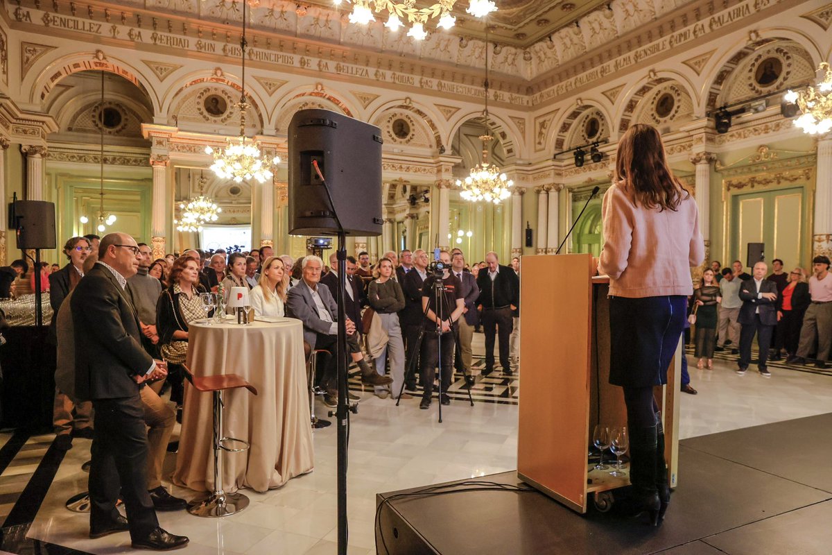 Esther Niubó tweet media