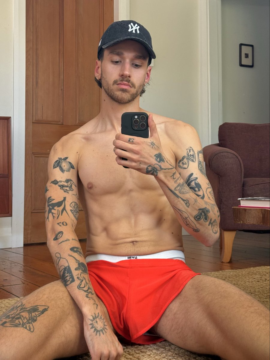 lachywc's tweet image. 