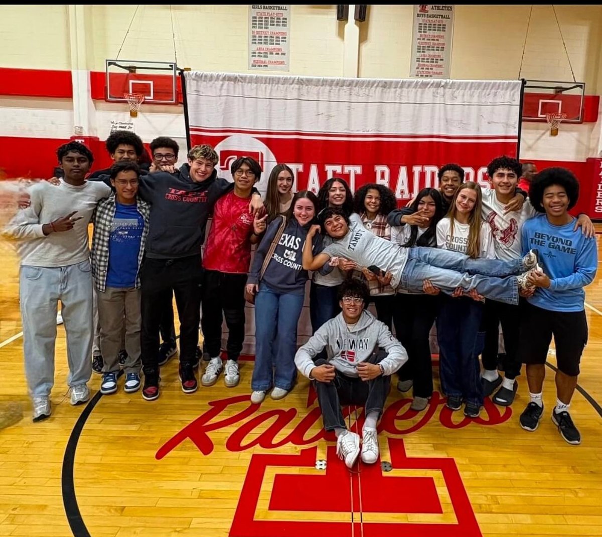 Taft Raider Cross Country tweet media