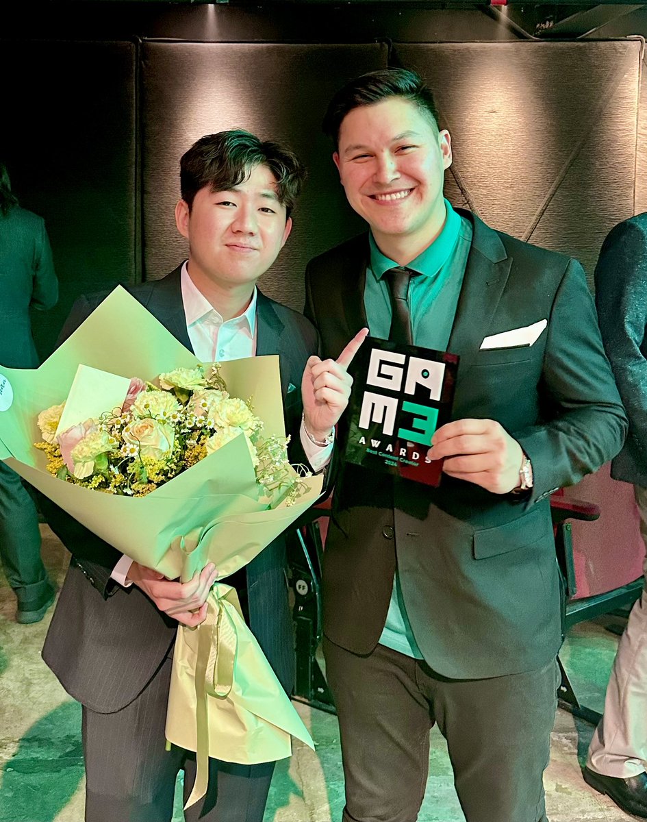 Last year, YP told me I was next up to win creator of the year 

It’d be a dream come true but I need your help

I’m up against great creators with big communities and fan bases

I’ll need every vote to even have a chance