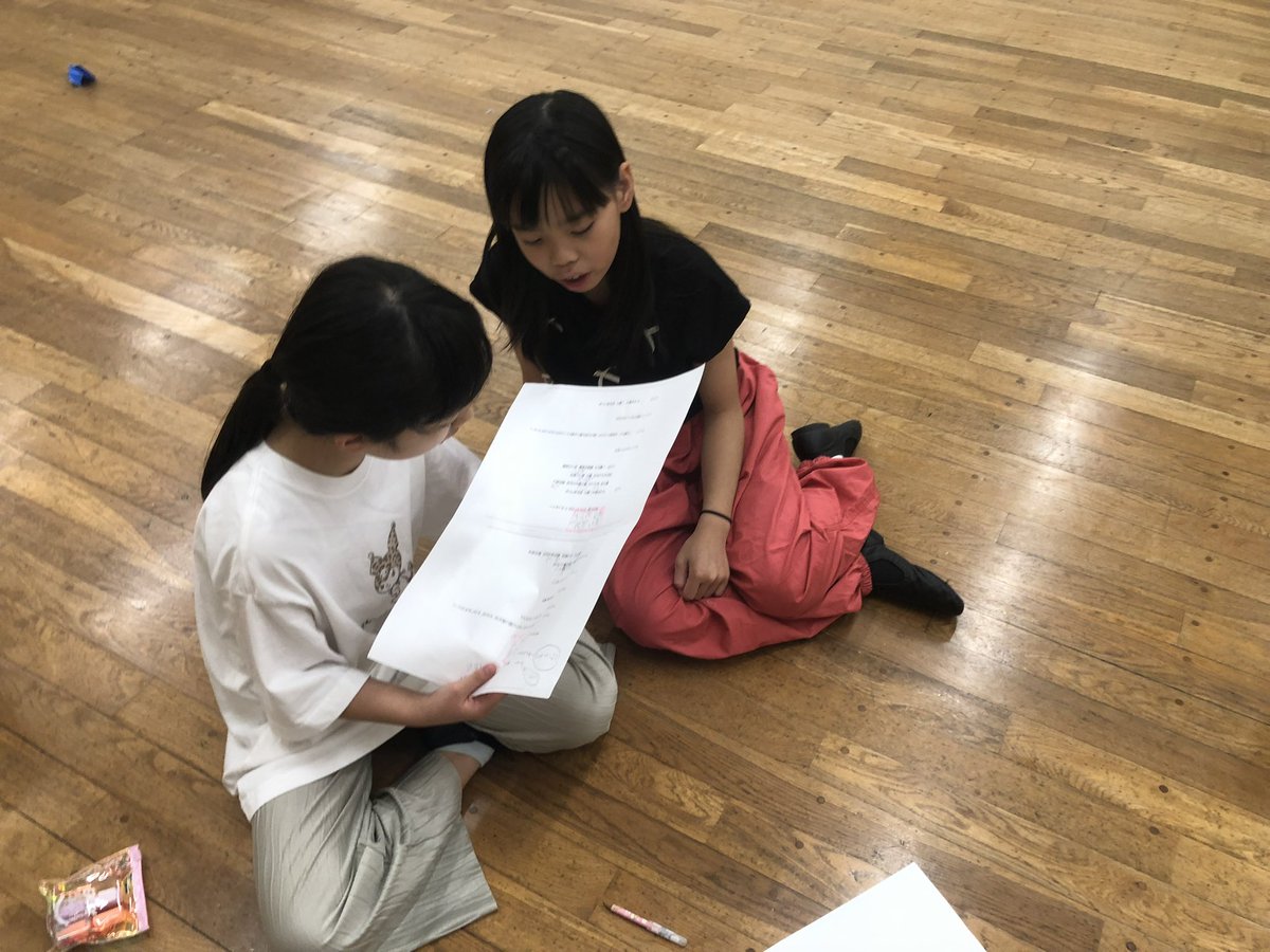 plusnewkids's tweet photo. レッスン風景✨

大きい子が小さい子に教えてあげたりと
協調性が見られて素晴らしい✨

演劇は人それぞれ違うことが「個性」となり認められ、表現できることで
「自分を認める」「自分を好きになる」「自信がつく」ことに繋がっていくと思っています

みんなの'第三の居場所'になりますように😊 https://t.co/nNQwTuQ3aM