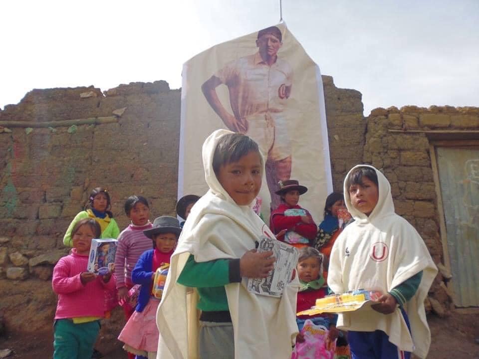 El deporte tiene el poder de inspirar. Tiene el poder de unir a la gente como pocas cosas lo tienen. El deporte puede crear esperanza donde alguna vez hubo solo desesperanza. Es más poderoso que el gobierno para romper barreras. - N. Mandela
¡Súmate 🎒📚✏️⚽️!

📷Huancavelica 2017