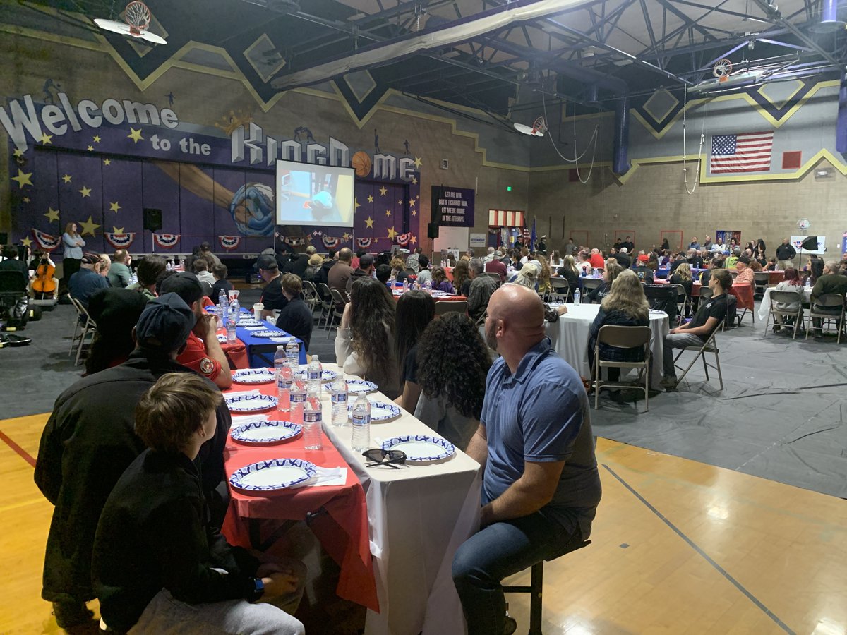 WashoeSchools's tweet image. #MendiveMiddleSchool recently hosted a heartfelt Veterans Day luncheon to honor local veterans and active-duty service members.

Students and staff came together to share gratitude, stories, and appreciation for those who have served. 

#WeAreWCSD #WCSDproud #VeteransDay