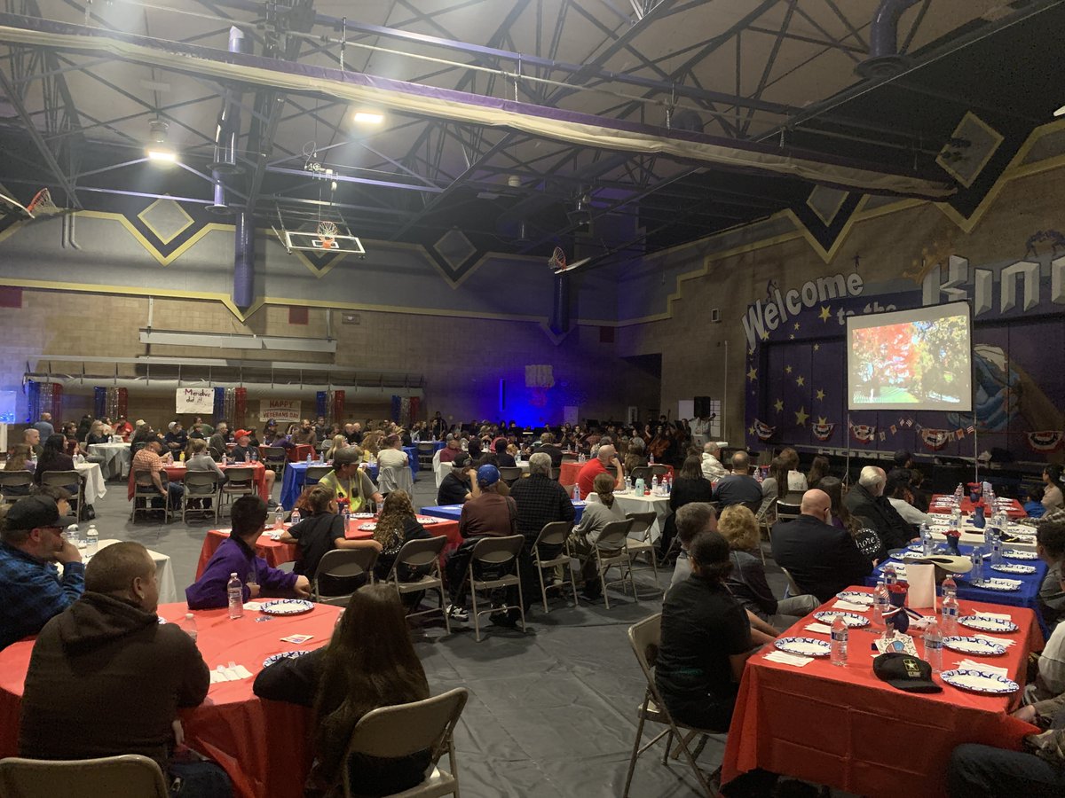 WashoeSchools's tweet image. #MendiveMiddleSchool recently hosted a heartfelt Veterans Day luncheon to honor local veterans and active-duty service members.

Students and staff came together to share gratitude, stories, and appreciation for those who have served. 

#WeAreWCSD #WCSDproud #VeteransDay