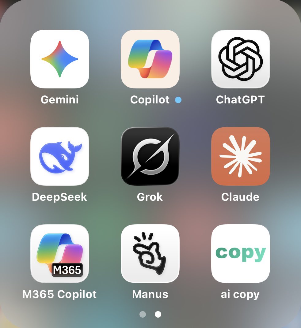 khattaf1's tweet image. 12 تطبيق ذكاء اصطناعي وش الفرق بينهم؟

1- Gemini (من قوقل)

مناسب للبحث، التحليل، تلخيص الملفات، والمهام المرتبطة بخدمات قوقل، تستخدمه إذا كان شغلك مرتبط بـ Gmail و Drive و Docs 

2- Copilot (من مايكروسوفت)

مساعد مايكروسوفت الرسمي. ممتاز للورد والإكسل والبوربوينت، يساعدك إذا كنت…