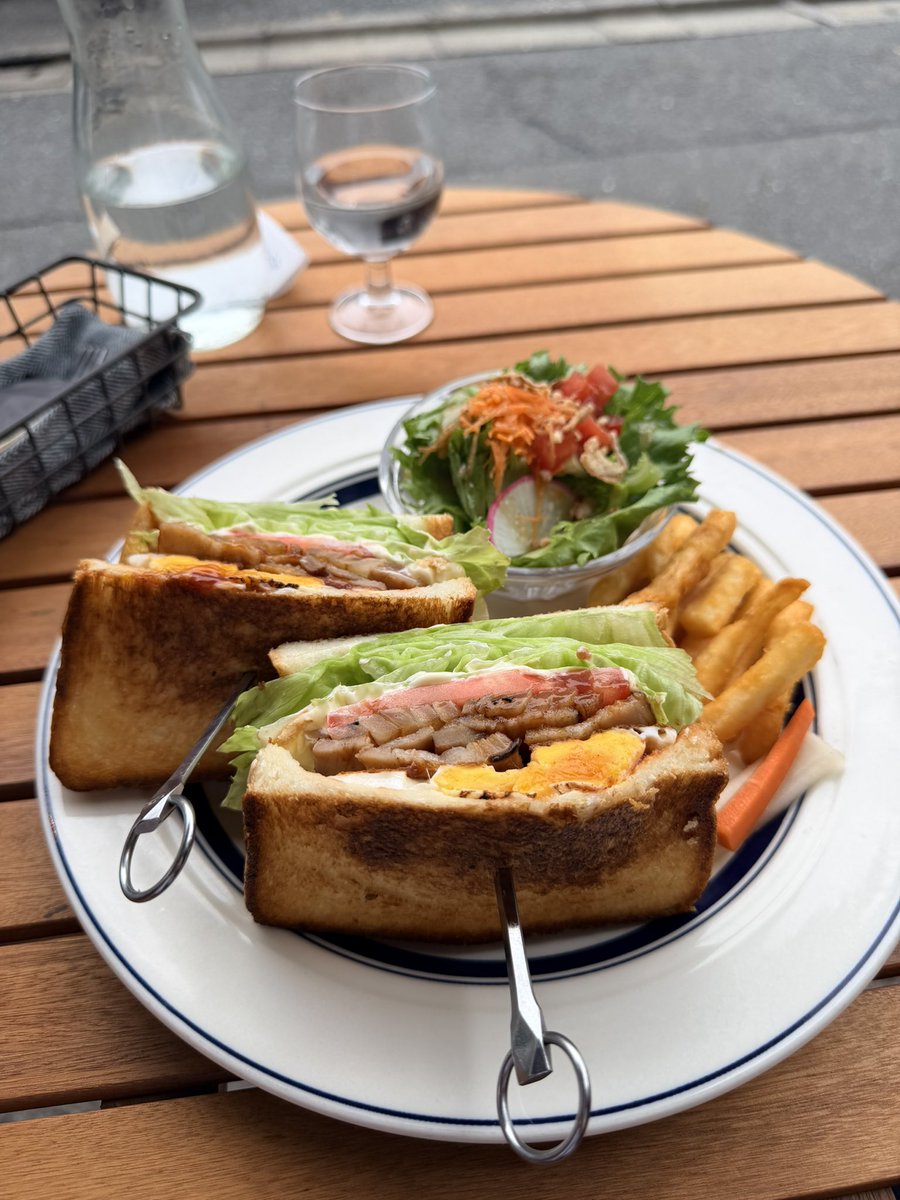 0x_frost's tweet image. I flew 7000 miles to try the best BLT sandwich in Asia and I do not regret a single thing so far.