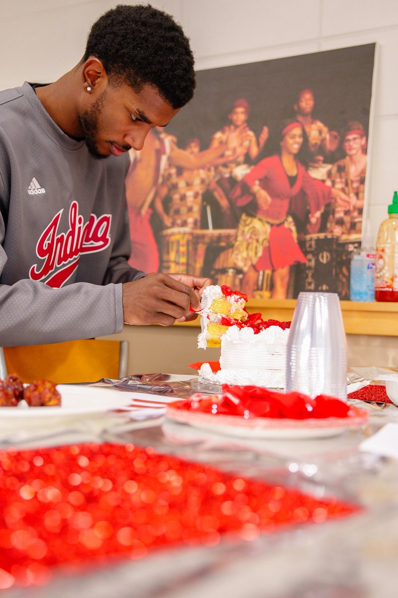 prince_a_moody's tweet image. Today was a good day to become a Hoosier!  Excited to begin my next step in my bball journey! Special thanks to Coach DeVries, @kjrelentless @IndianaMBB, My Uncle @RayBrew4, @TTOBasketball , @McNamaraHoops !     Psalms 37:23!  Hoo Hoo Hoo Hoosiers!