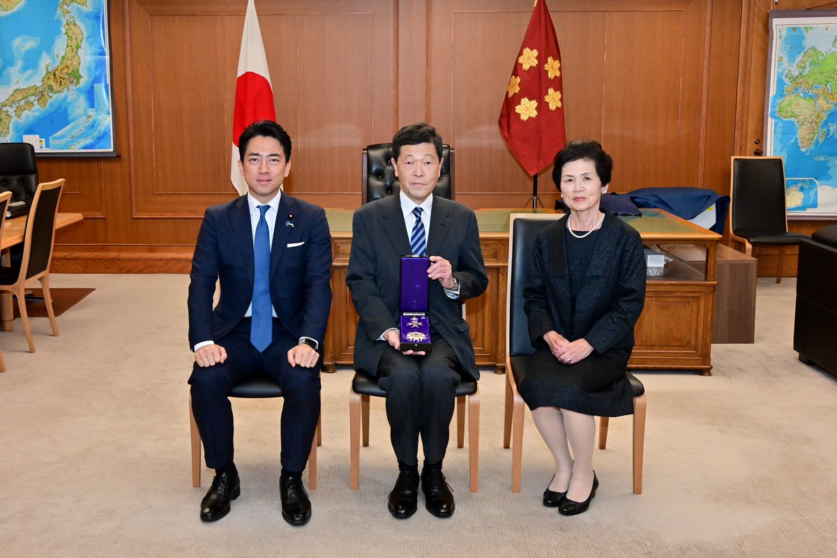 11月12日、小泉防衛大臣は、令和7年秋の叙勲にて瑞宝重光章(ずいほう