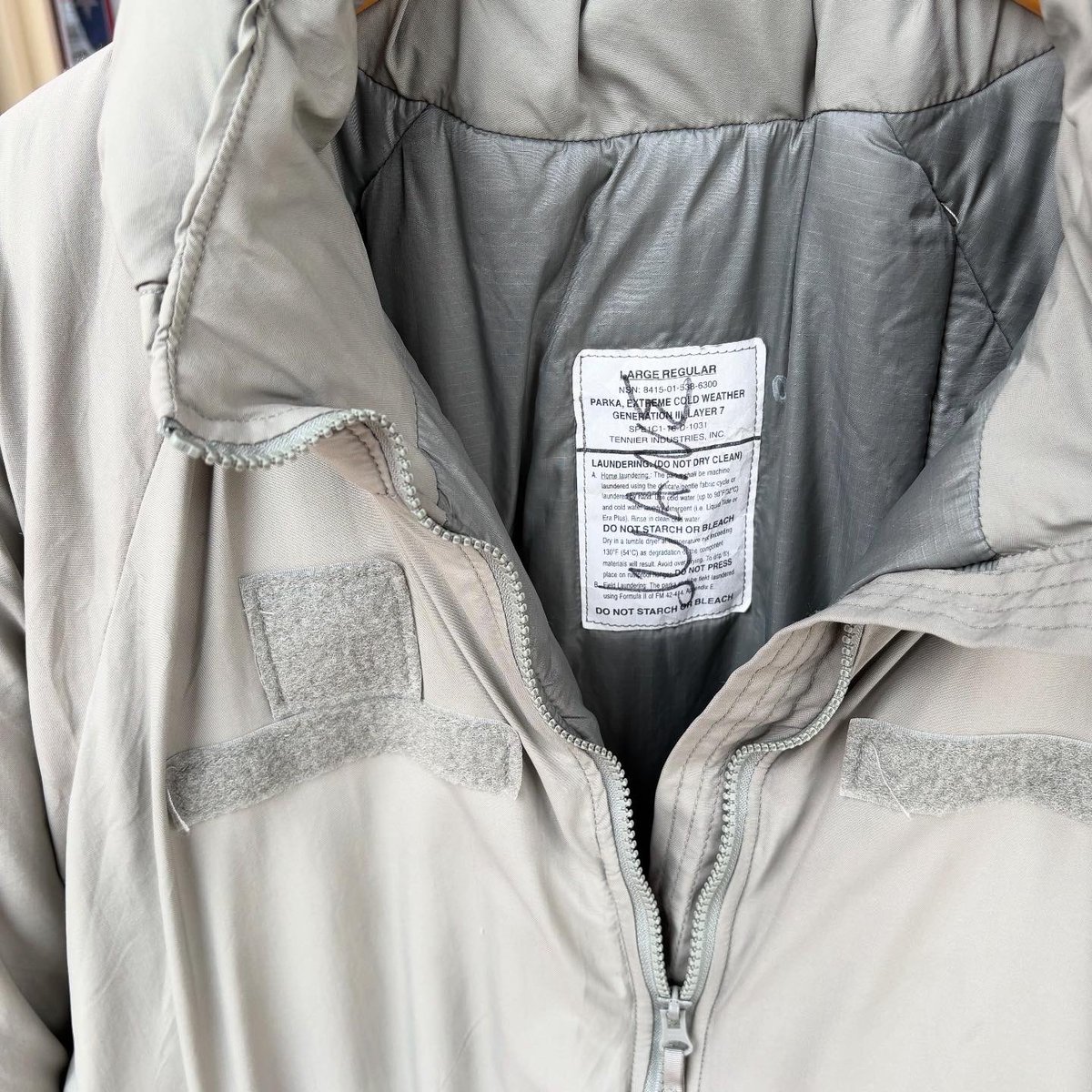 sunflower20107's tweet image. -
U.S.ミリタリー ECWCS GEN3 Level 7 
PRIMALOFT 中綿ジャケット
sizeL-Regular 39,990円
※こちらの商品は店頭販売のみとなります。 通販、SNSやお電話からのお取り置きは不可となりますのでご了承ください。
-
多少の汚れはありますがお値段以上のコンディションかと！
-
#ecwcs #level7