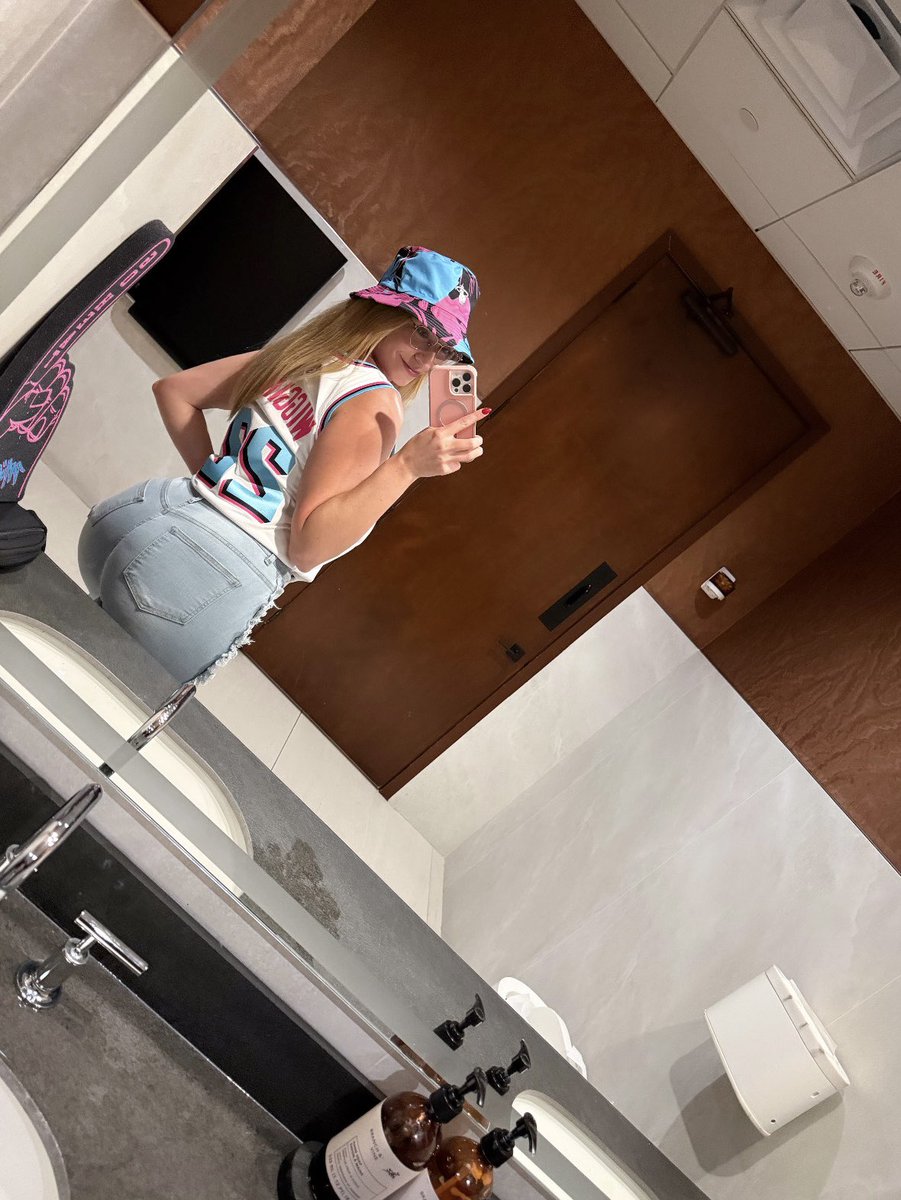 took nearly 6 shops but I found it! Miss you, 22 🩵