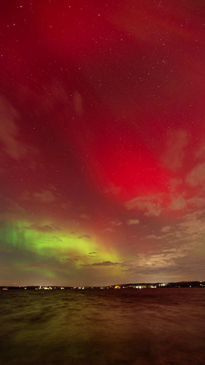 astra_fever's tweet photo. So glad I was able to shoot some Aurora photography on 11/11 . What a night ! Initially there were some clouds but it cleared up and voilà 
Most of these shots were 5-6 seconds each with iso of 800 shooting wide open at F2.8 

Clear skies 🤞 https://t.co/YcFdlNYLJH