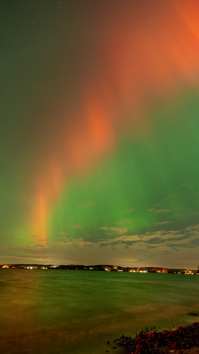 astra_fever's tweet photo. So glad I was able to shoot some Aurora photography on 11/11 . What a night ! Initially there were some clouds but it cleared up and voilà 
Most of these shots were 5-6 seconds each with iso of 800 shooting wide open at F2.8 

Clear skies 🤞 https://t.co/YcFdlNYLJH
