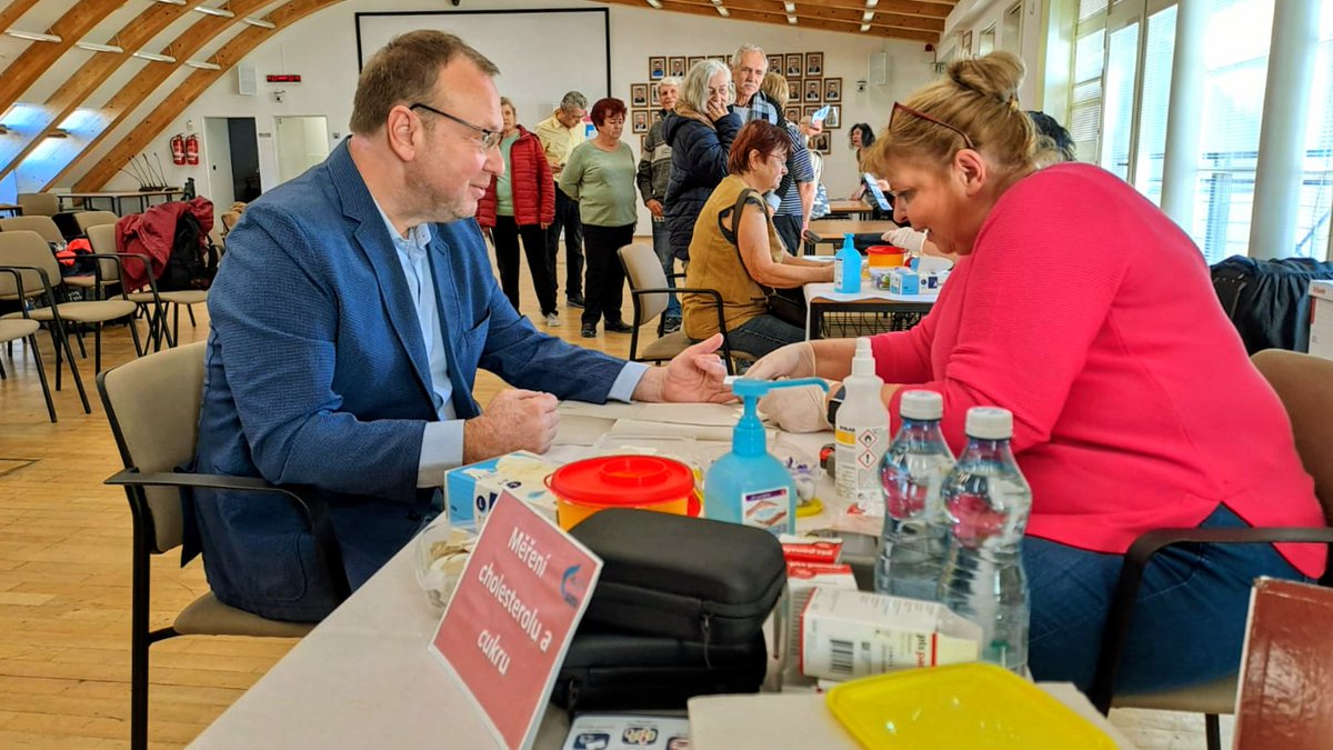 LachnitPetr's tweet image. 🩺 Den zdraví v Praze 5 ❤️
Centrum sociální a ošetřovatelské pomoci Praha 5 včera uspořádalo v prostorách Úřadu MČ Praha 5 ve spolupráci se Státním zdravotním ústavem v Praze již 23. ročník zdravotně vzdělávací akce pro občany Prahy 5 "Den zdraví". ⚕️
#denzdravi #lachnit #dieta