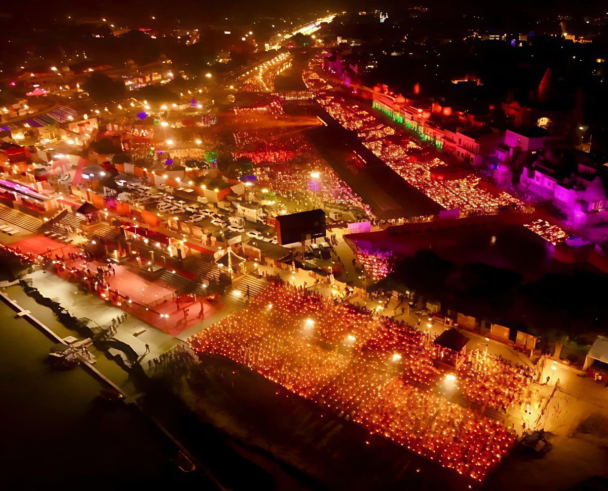 manojojha13's tweet image. When society is divided, power gets scattered; when we stand together, we create new history. #EktaMeinShakti