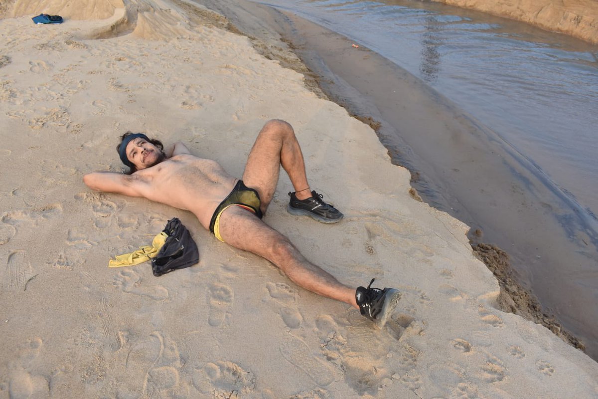 GarvModelActor's tweet image. Sunshine in yellow black