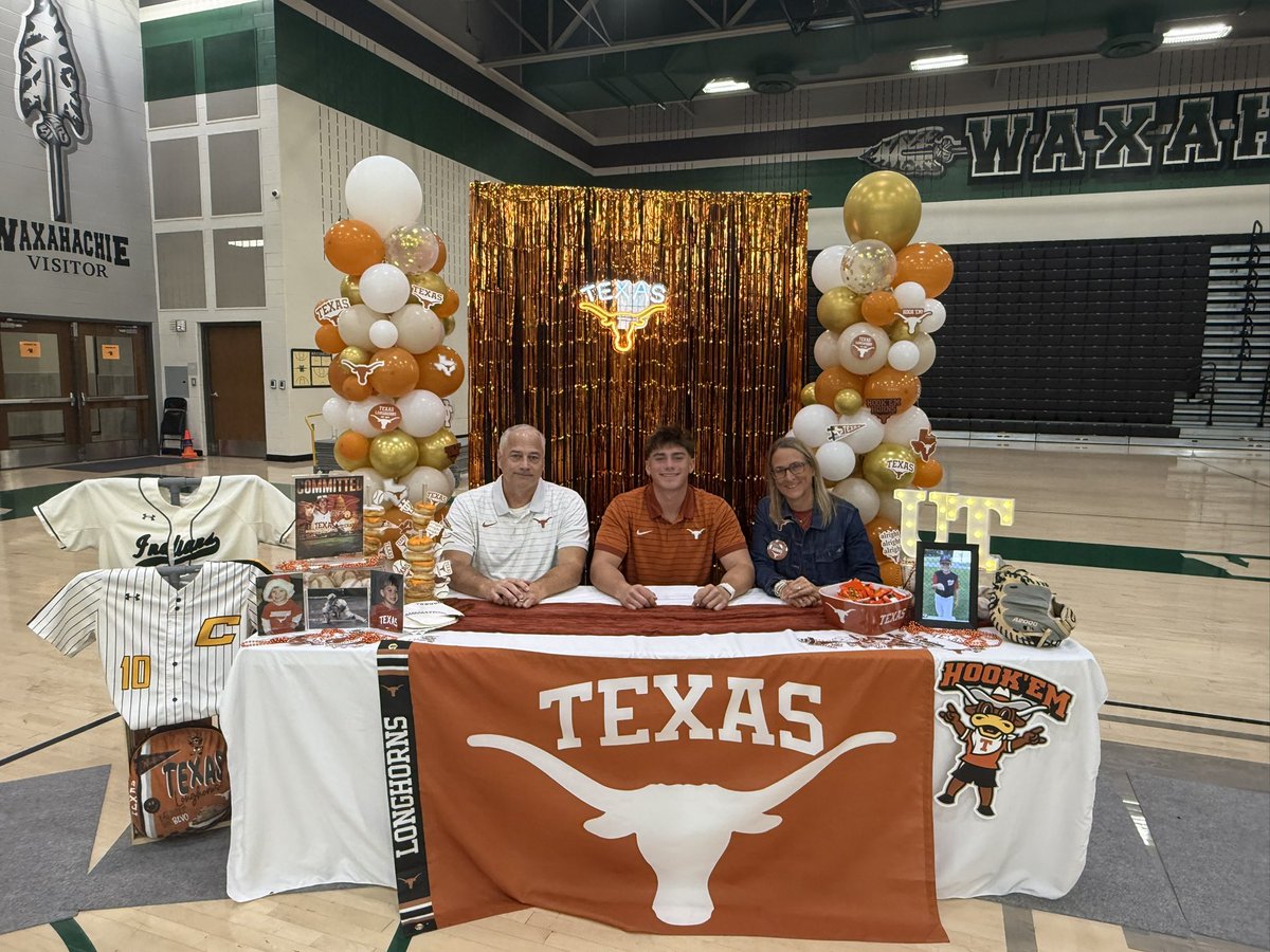 HachieBall1909's tweet image. 2025 Signing Day! Couldn’t be more proud of @Jaxrobinson11 (University of Texas) and @chase_pearrow (Navarro College). Both of these guys work so hard and deserve every bit of recognition and success they have! Congratulations!! @RBI_Club @WaxahachieISD @hachiesports