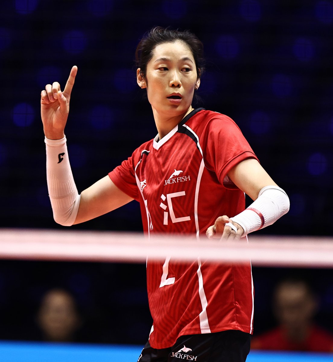 CGTNSportsScene's tweet photo. 🥹True leadership in action🏐

🗣️#ZhuTing on leading Henan to a 5-0 streak:
"The difficulty is there are no illusions—we must take it match by match, preparing for the next right away. Studying opponents daily is exhausting but necessary to win."

#NationalGames @volleytrails https://t.co/v79lTlSdFc